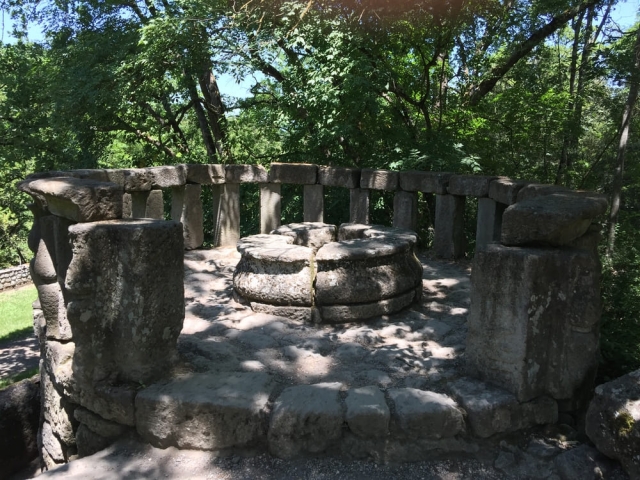 bosco sacro di bomarzo